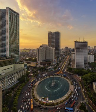 Jakarta resmi olarak Endonezya 'nın başkenti olan Jakarta' nın başkentidir. Jakarta Endonezya 'nın ekonomi, kültür ve siyasetinin merkezidir.