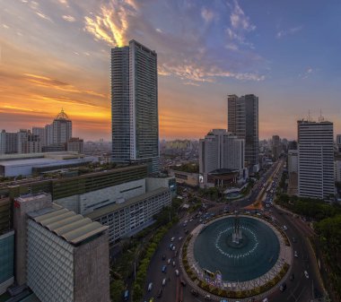Jakarta resmi olarak Endonezya 'nın başkenti olan Jakarta' nın başkentidir. Jakarta Endonezya 'nın ekonomi, kültür ve siyasetinin merkezidir.