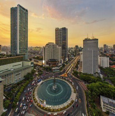 Jakarta resmi olarak Endonezya 'nın başkenti olan Jakarta' nın başkentidir. Jakarta Endonezya 'nın ekonomi, kültür ve siyasetinin merkezidir.
