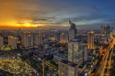 Jakarta resmi olarak Endonezya 'nın başkenti olan Jakarta' nın başkentidir. Jakarta Endonezya 'nın ekonomi, kültür ve siyasetinin merkezidir.