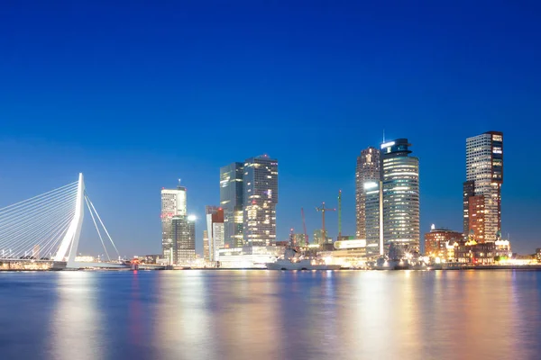 Waterfront Rotterdam nightime adlı — Stok fotoğraf