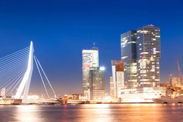 Rotterdam 'daki Erasmus Köprüsü — Stok fotoğraf