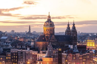 Tarihi merkezi Amsterdam yukarıdan