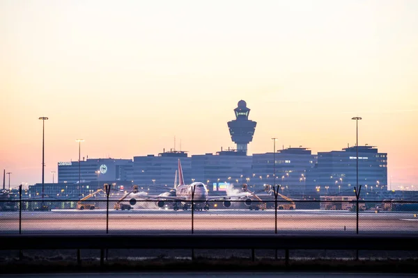 Amsterdam airport gündoğumu adlı