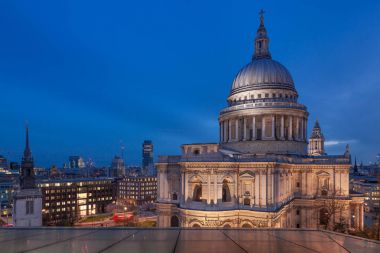 Londra gece görünümü