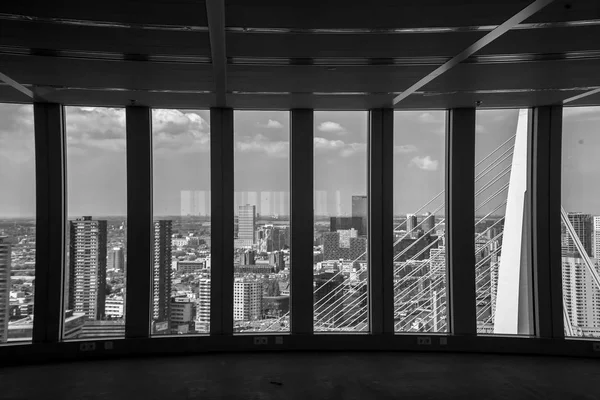 Rotterdam skyline cidade a partir de janelas — Fotografia de Stock