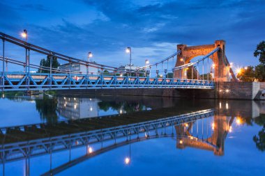 Tarihi şehir merkezi Bridge'de