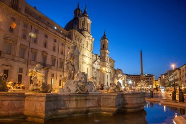 Fəvvarələr meydanı University yakınındaki