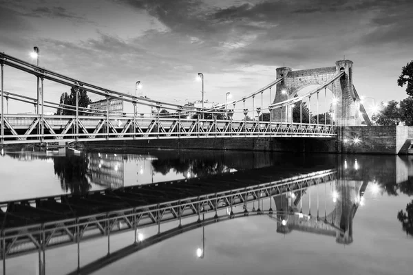 Puente en centro histórico de la ciudad — Foto de Stock