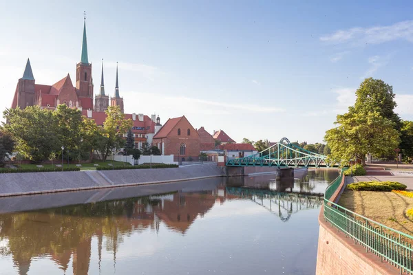 Dominsel mit Tumski-Brücke — Stockfoto