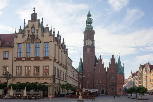 Zobacz Vintage Styl Budynku Wieża Zegarem Tło Pusty Kwadrat Pochmurne — Zdjęcie stockowe