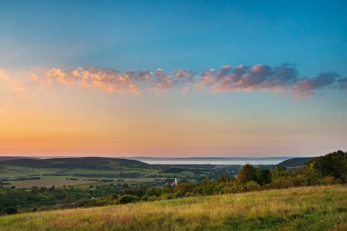 Balaton ve Nivegy valley şarap bölgesi sonra gündoğumu, Macaristan