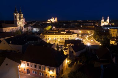 Görünüm eğri Kalesi: gece, Macaristan