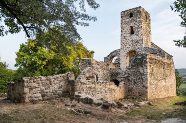 Balaton Gölü, Macaristan yakınlarındaki St Blaise tepe üzerinde kilise kalıntıları