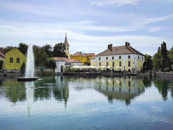 Fuente en Mill Pond en Tapolca, Hungría — Foto de Stock