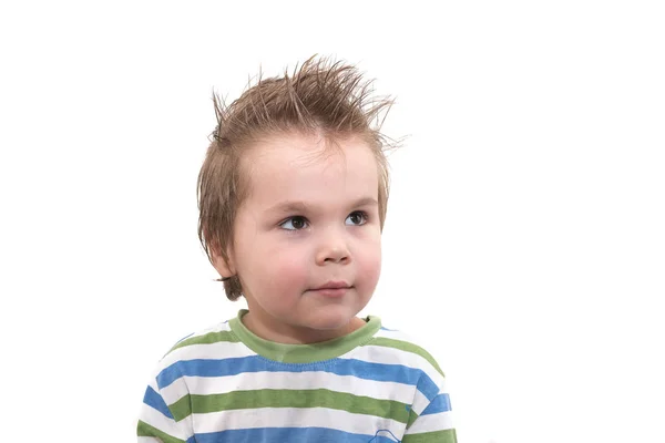 Bello piccolo ragazzo guardando fino isolato su sfondo bianco — Foto Stock