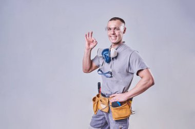 Master Builder-tamamlayıcı çalışma giysileri, Ok işareti gösterir