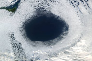 Büyük bir ozon deliği. Bu görüntünün elementleri Nasa tarafından döşendi.