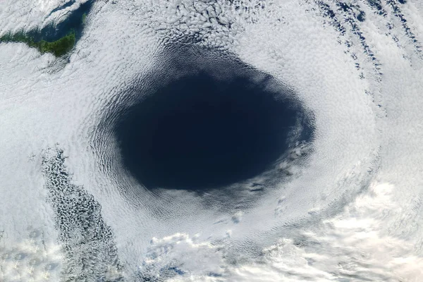 巨大的臭氧空洞。 这张照片是由美国国家航空航天局提供的. — 图库照片