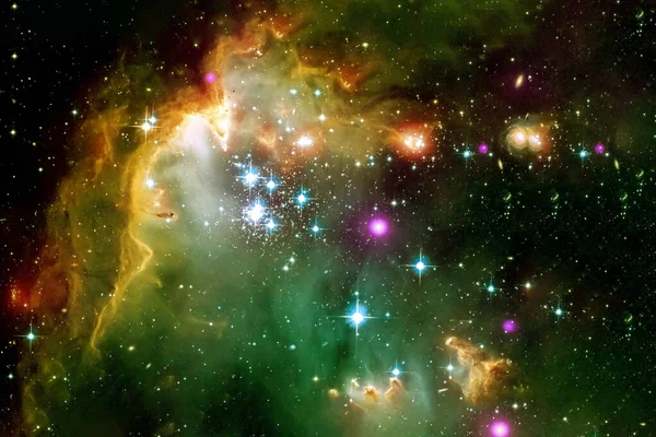 깊은 우주의 밝은 은하입니다. 별들 과 별들을 두고 맹세하 사. NASA 가 제공 한 이 이미지의 요소 — 스톡 사진