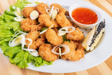 Soslu ve otlu ızgara karides..