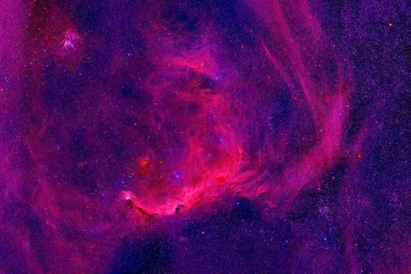 Schöner, kosmischer Nebel. mit Sternhaufen. Elemente dieses Bildes wurden von der nasa. — Stockfoto