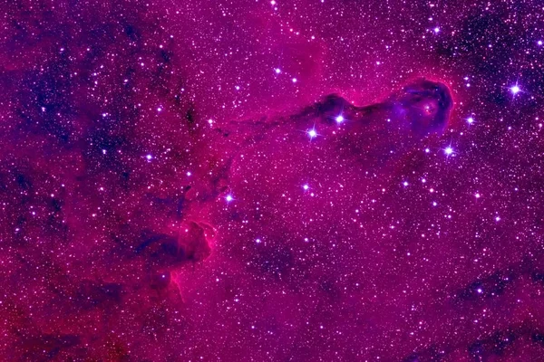 Violett nebulosa med ovanliga täta moln. Delar av denna bild tillhandahölls av Nasa — Stockfoto