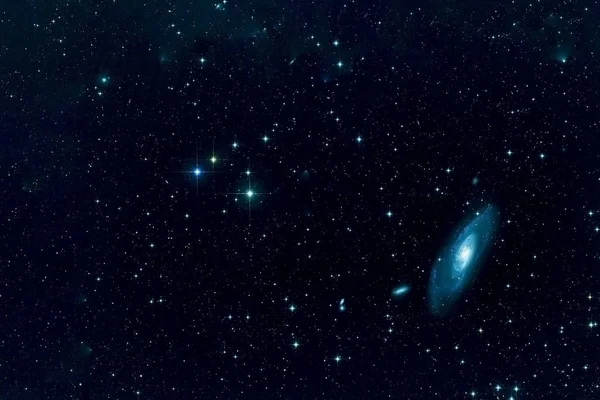 Mörk rymd med stjärnor och nebulosor. Delar av denna bild tillhandahölls av Nasa. — Stockfoto