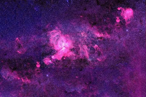 Прекрасная далекая галактика в глубоком космосе. Элементы этого изображения были представлены НАСА . — стоковое фото