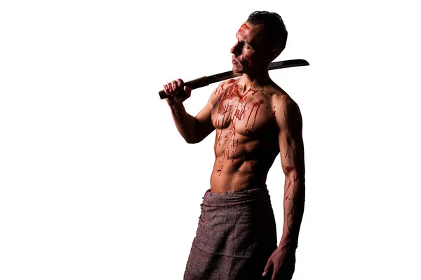 Un atleta con una spada sulla spalla. nel sangue del nemico. I blocchi esplodono. Isolato su sfondo bianco . — Foto Stock