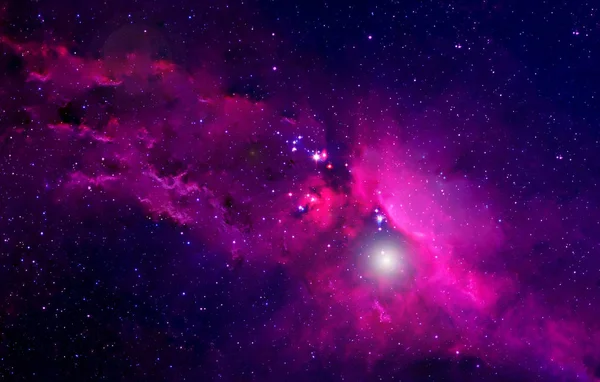 Uzayın derinliklerinde parlak bir galaksi. Bu görüntünün elementleri Nasa tarafından döşendi.
