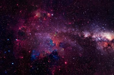 Derin uzayda güzel kırmızı bir nebula. Bu görüntünün elementleri Nasa tarafından döşenmiştir. Herhangi bir amaç için.