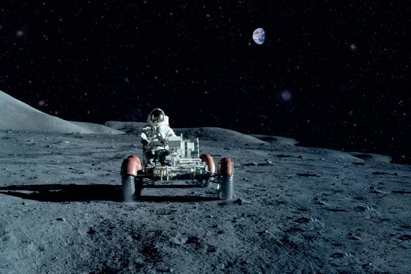 Ay 'a yakın bir astronot Ay' da geziyor. Ufukta kara görünüyor. Bu görüntünün elementleri Nasa tarafından döşenmiştir. Herhangi bir amaç için.