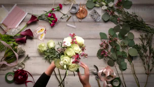 Video Of Creating A Bouquet Of Roses View From Above Cinemagraf Beautiful Flowers Video Acceleration