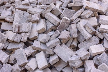 Demonte taş döşeme bir yığın yolda olduğunu