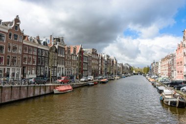 Amsterdam kanalları, Amsterdam'ın tarihi yerler Nehri boyunca güzel evler