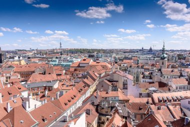 Prag eski şehir ile çini ve eski bir kale güzel evler
