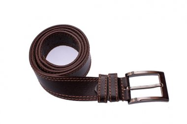 Beyaz arka plan üzerinde izole moda erkek kahverengi gri deri kemer