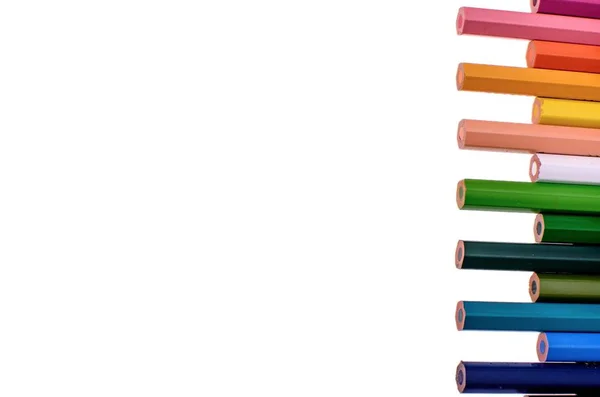 Muitos lápis coloridos isolados no fundo branco, lugar para texto — Fotografia de Stock