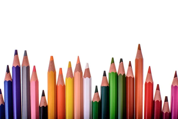 Muitos lápis coloridos isolados no fundo branco, lugar para texto Imagem De Stock