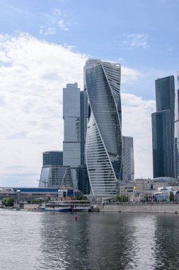 Rusya, Moskova - 30 Haziran 2017: Gökdelen binalar Moscow City Moskova Uluslararası İş Merkezi - Moskova, yüksek gökdelenler merkezinde modern bir ticari bölge
