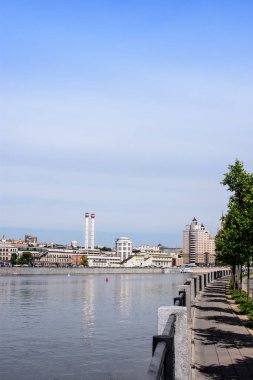 Tarihi kentin setin için nehrin görüntülemek