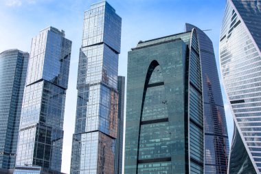 Rusya, Moskova - 30 Haziran 2017: Gökdelen binalar Moscow City Moskova Uluslararası İş Merkezi - Moskova, yüksek gökdelenler merkezinde modern bir ticari bölge