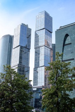 Rusya, Moskova - 30 Haziran 2017: Gökdelen binalar Moscow City Moskova Uluslararası İş Merkezi - Moskova, yüksek gökdelenler merkezinde modern bir ticari bölge