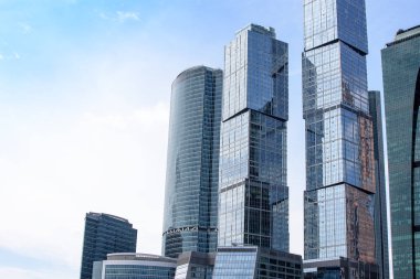 Rusya, Moskova - 30 Haziran 2017: Gökdelen binalar Moscow City Moskova Uluslararası İş Merkezi - Moskova, yüksek gökdelenler merkezinde modern bir ticari bölge
