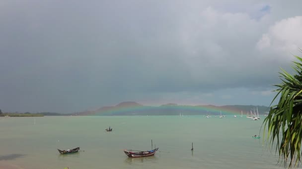 Arco iris en el mar — Vídeo de stock