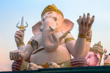  pembe Ganesh güneş saati