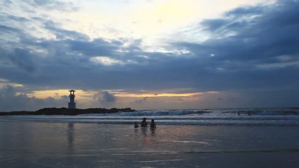 Luce casa punto di riferimento di Khaolak — Video Stock