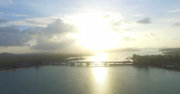 Pont Sarasin connexion à l'île de Phuket — Video