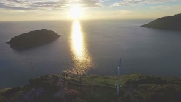 Légi felvételek sziget infront Phomethep cape — Stock videók